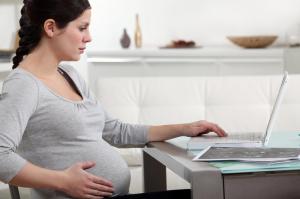 pregnant woman researching